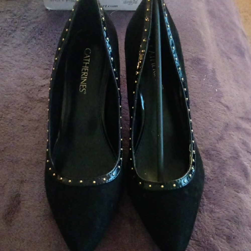 Suede black pumps